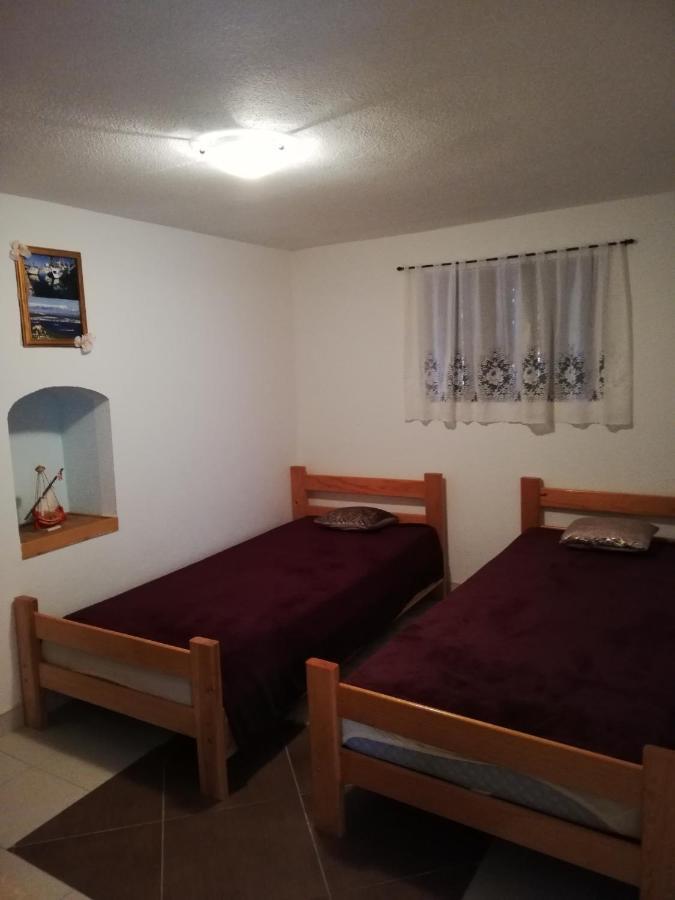 Apartman Cvita Tkon Exterior foto