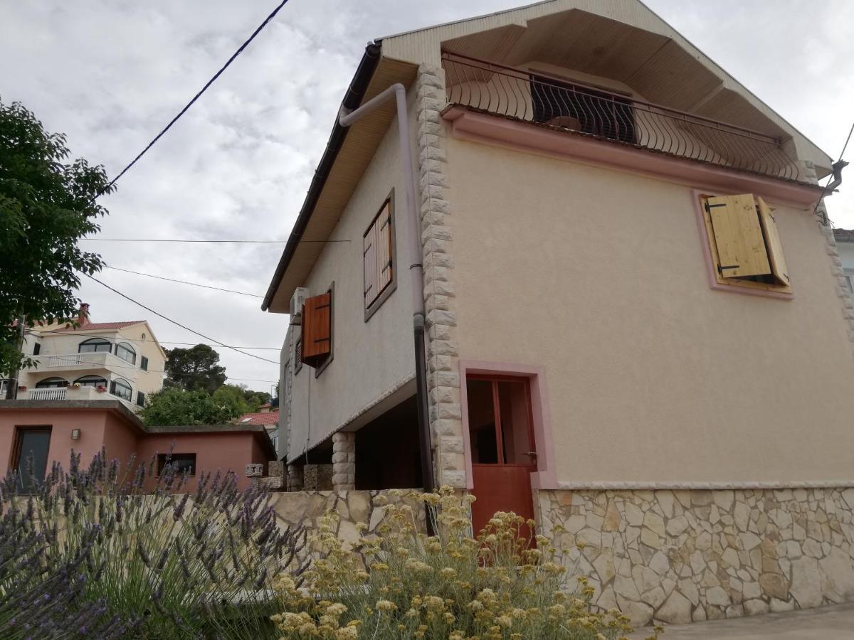Apartman Cvita Tkon Exterior foto